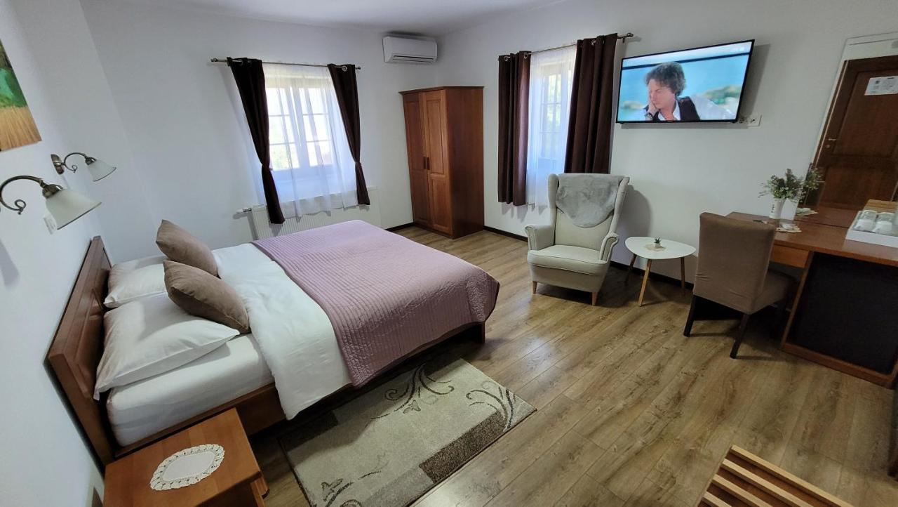 B&B Plitvice Lakes Villa Prica ปลิตวิตซาเซโล ภายนอก รูปภาพ