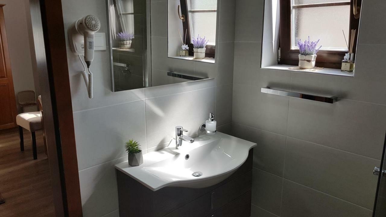 B&B Plitvice Lakes Villa Prica ปลิตวิตซาเซโล ภายนอก รูปภาพ